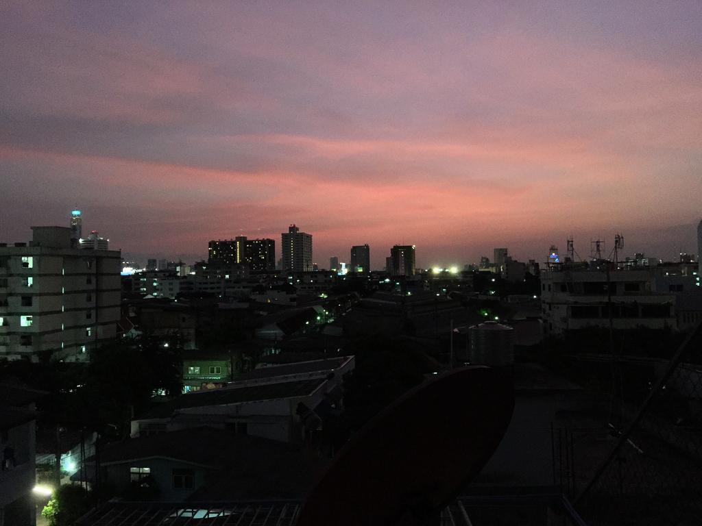 42 Guest House Bangkok Esterno foto